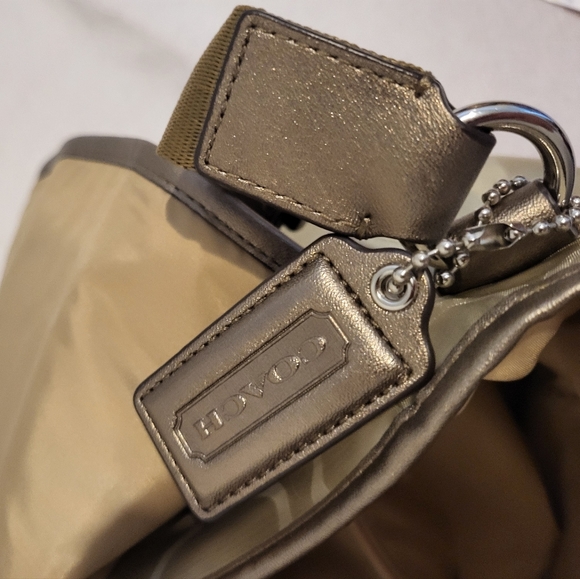 NWT coach messenger purse - Picture 2 of 7